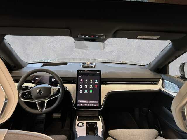 Volvo EX90