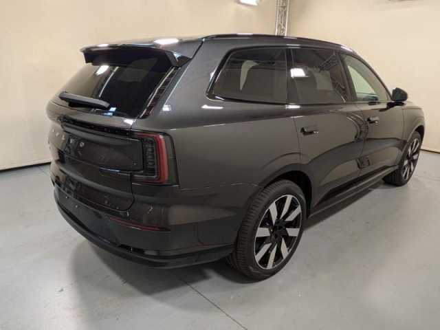 Volvo EX90