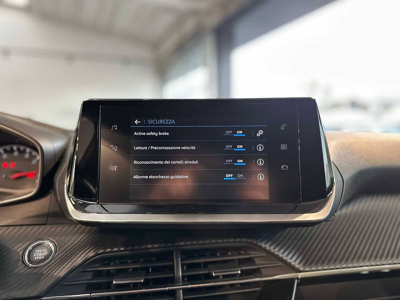 Peugeot 2008 – PureTech 130 S&S EAT8 Allure Pack