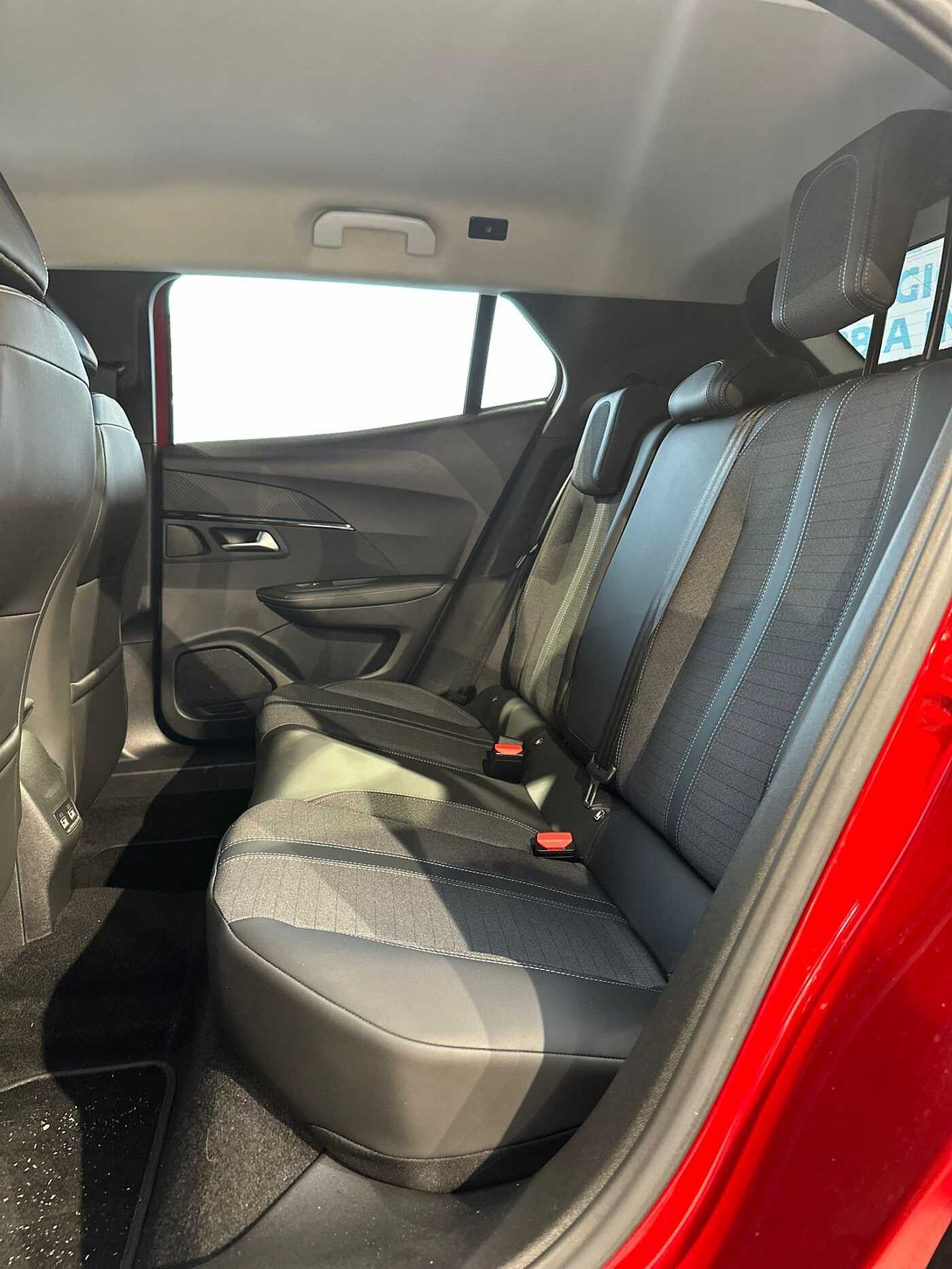 Peugeot 2008 – PureTech 130 S&S EAT8 Allure Pack