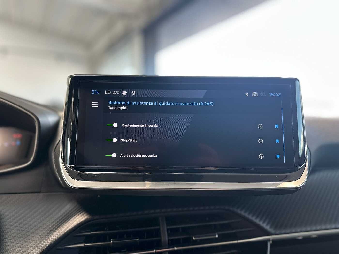 Peugeot 2008 – PureTech 100 S&S Allure Km Zero