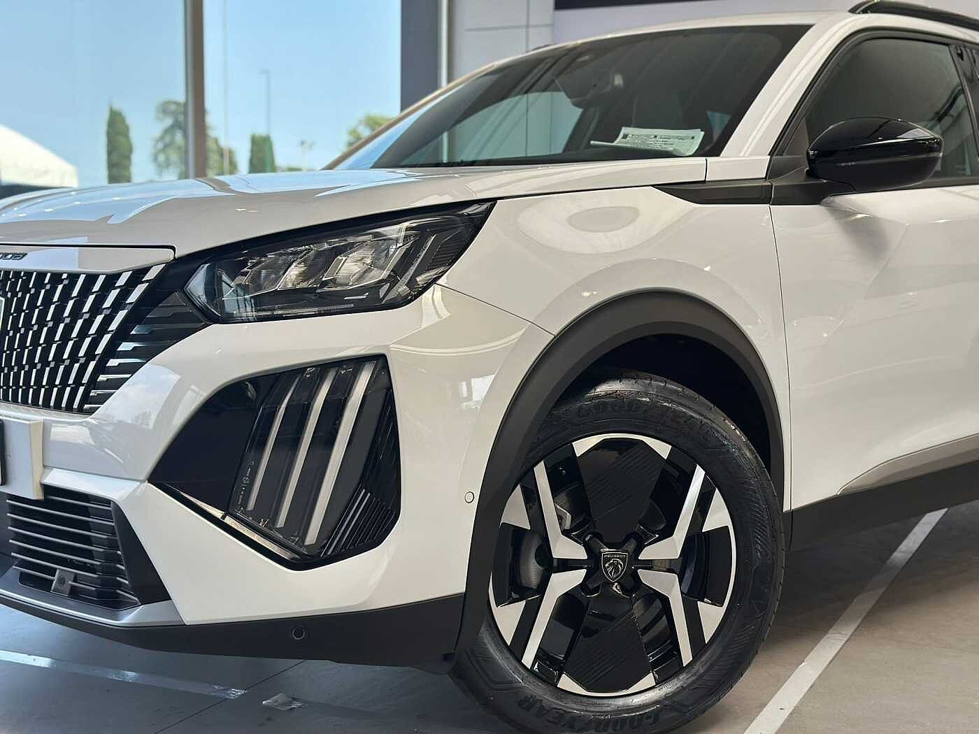 Peugeot 2008 – PureTech 100 S&S Allure Km Zero