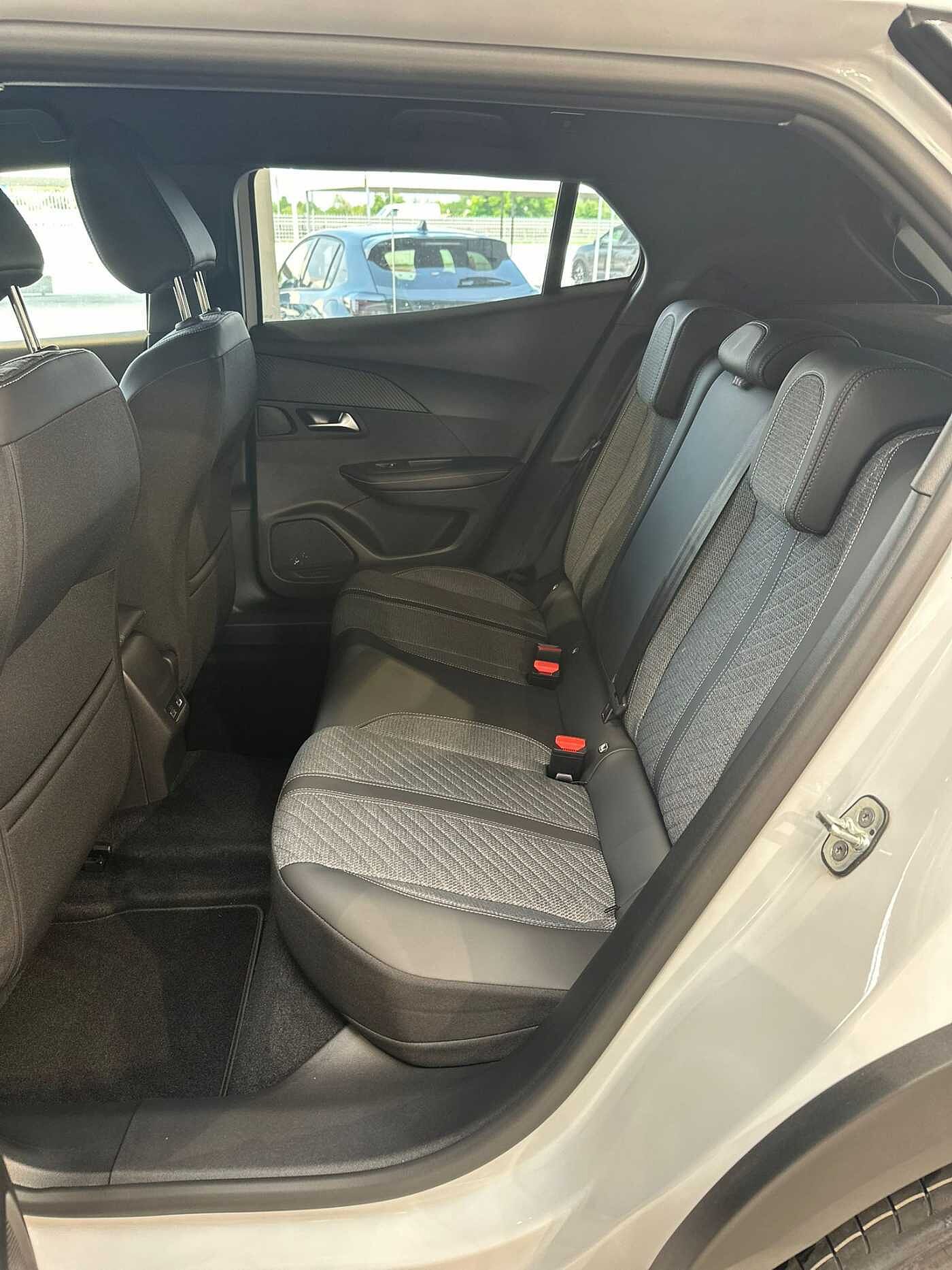 Peugeot 2008 – PureTech 100 S&S Allure Km Zero