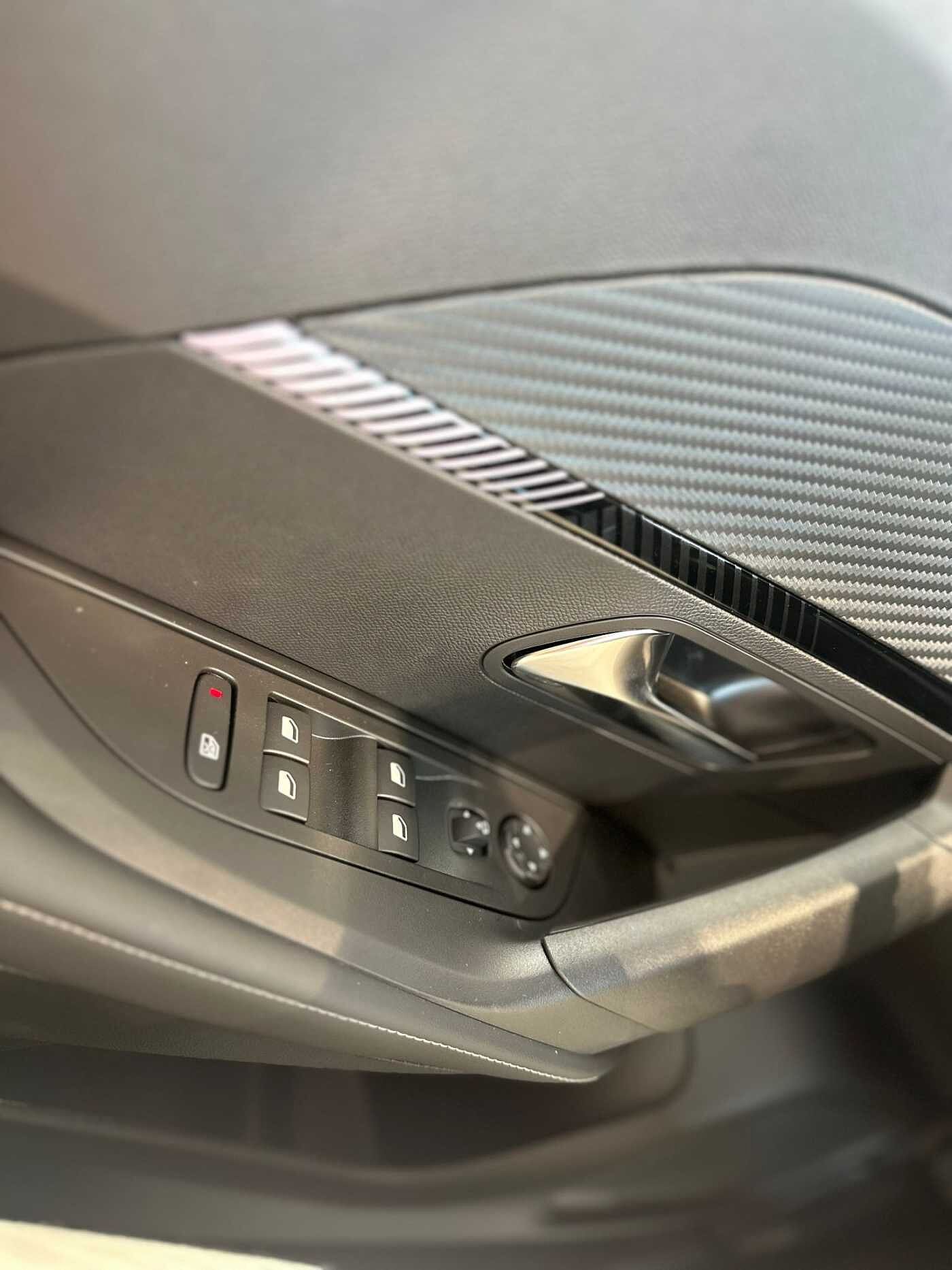 Peugeot 2008 – PureTech 100 S&S Allure Km Zero