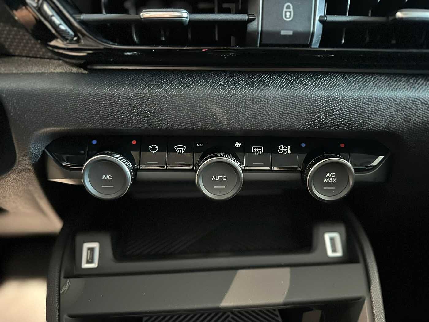 Citroen C4 – PureTech 130 S&S EAT8 Plus Km0