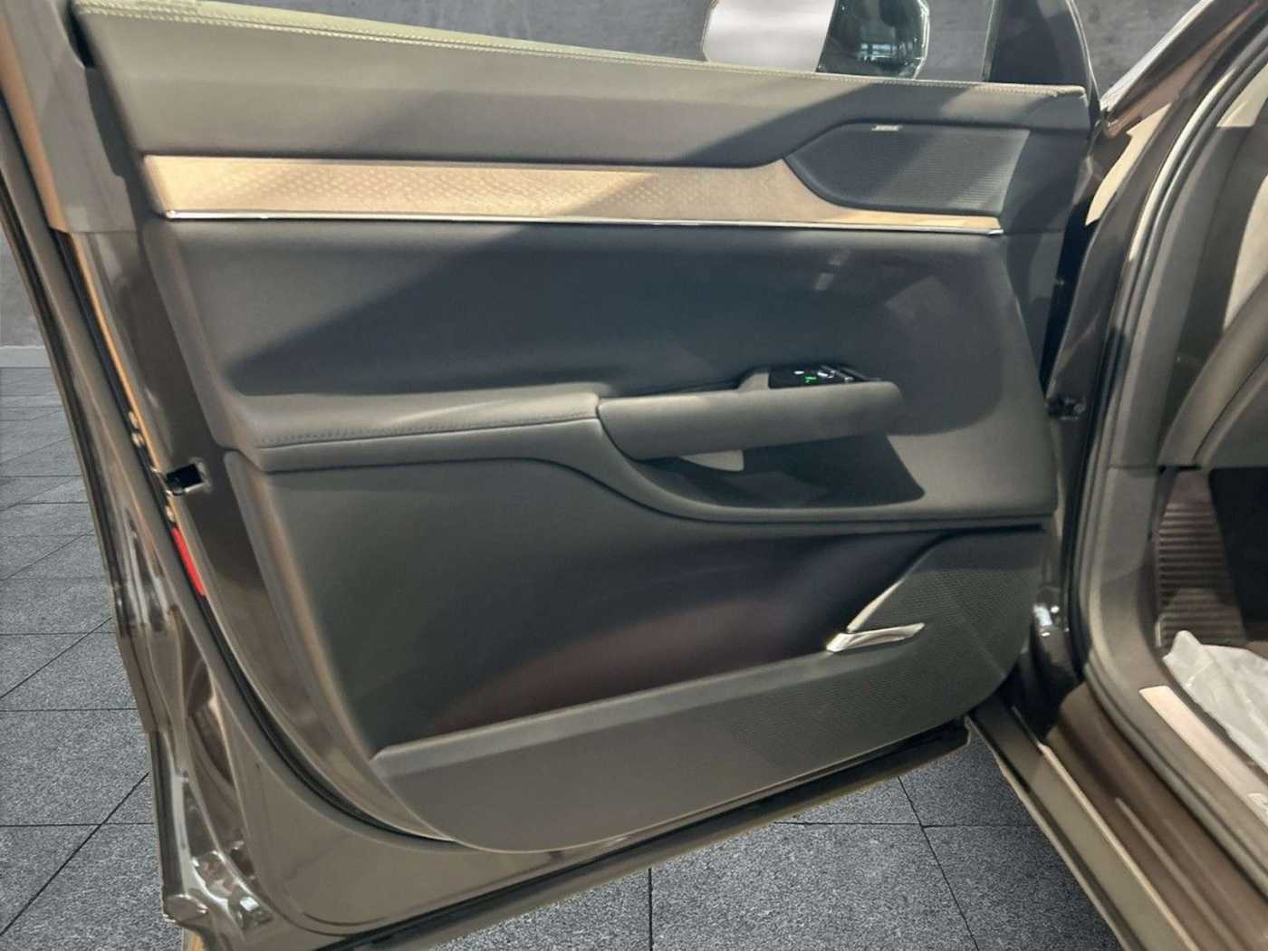 Volvo EX90 – Bild 17