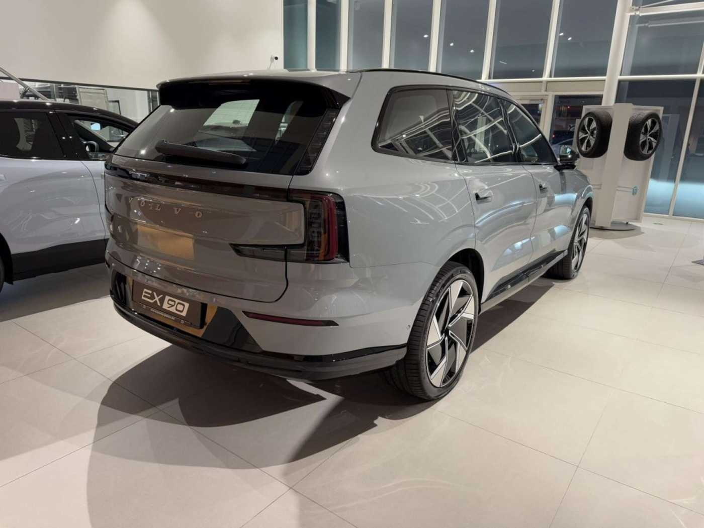 Volvo EX90 – Bild 3