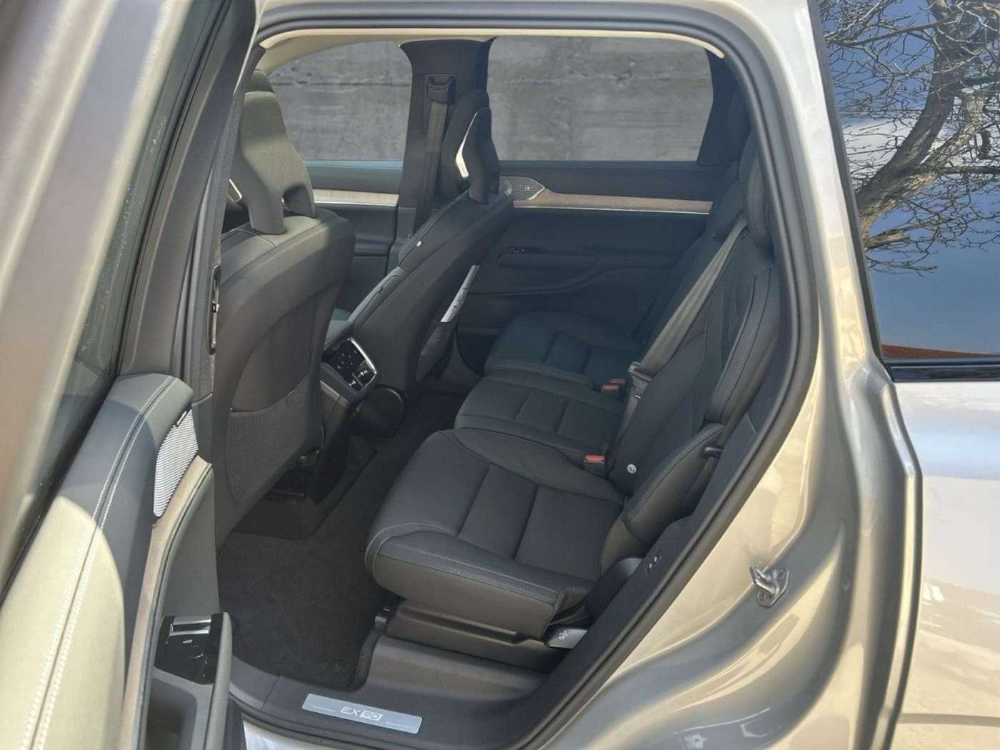 Volvo EX90 – Bild 12