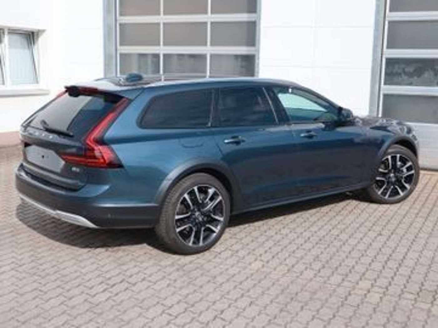 Volvo V90 Cross Country – Bild 4
