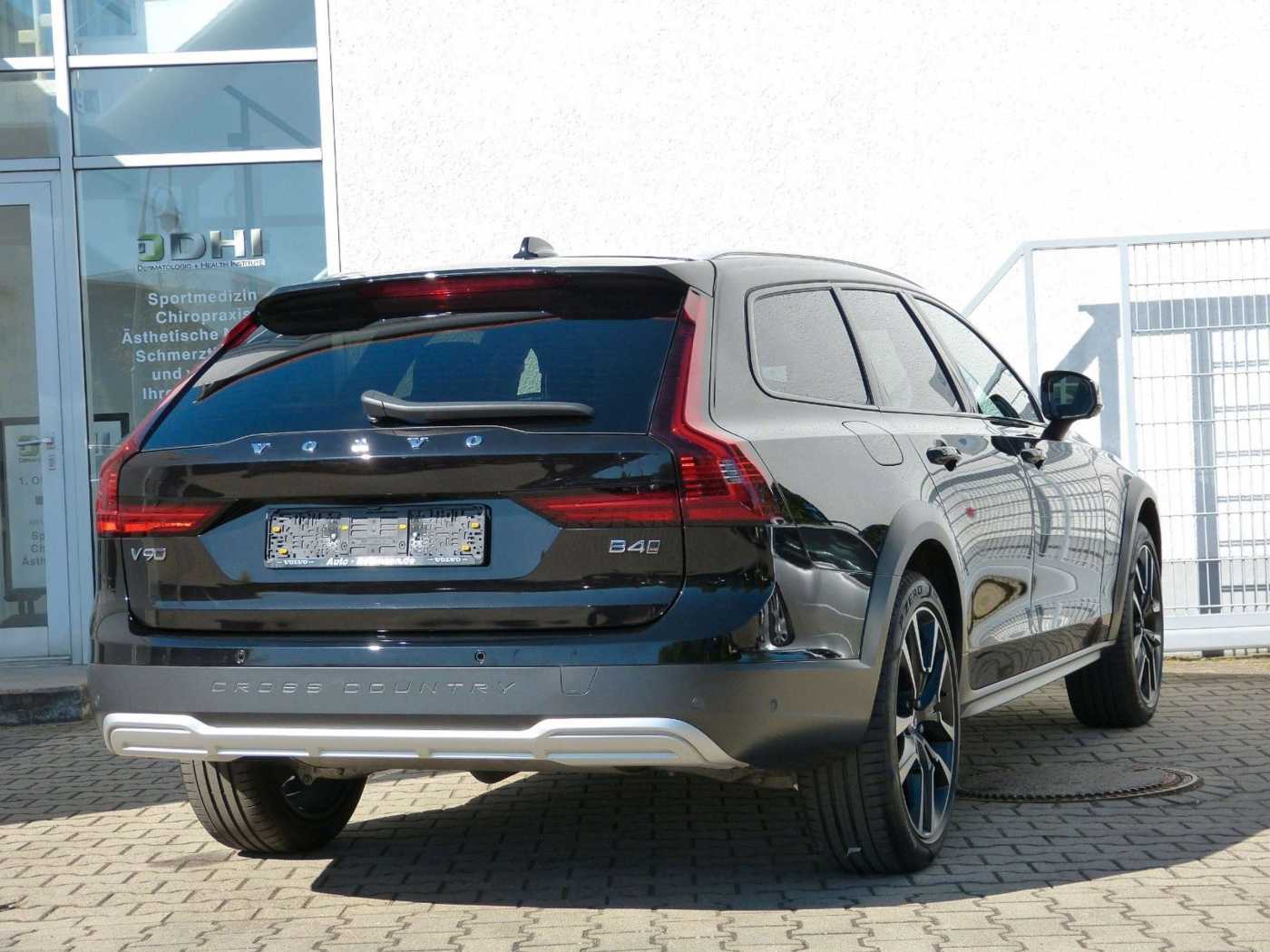 Volvo V90 Cross Country – Bild 6