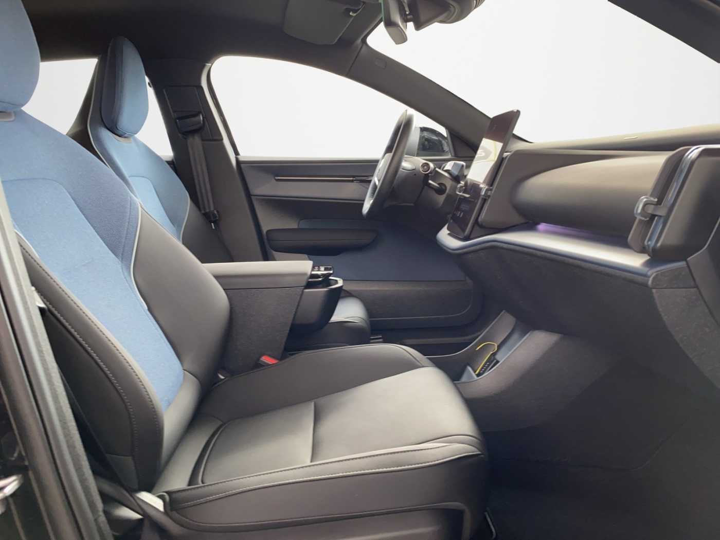 Volvo EX30 – Bild 12