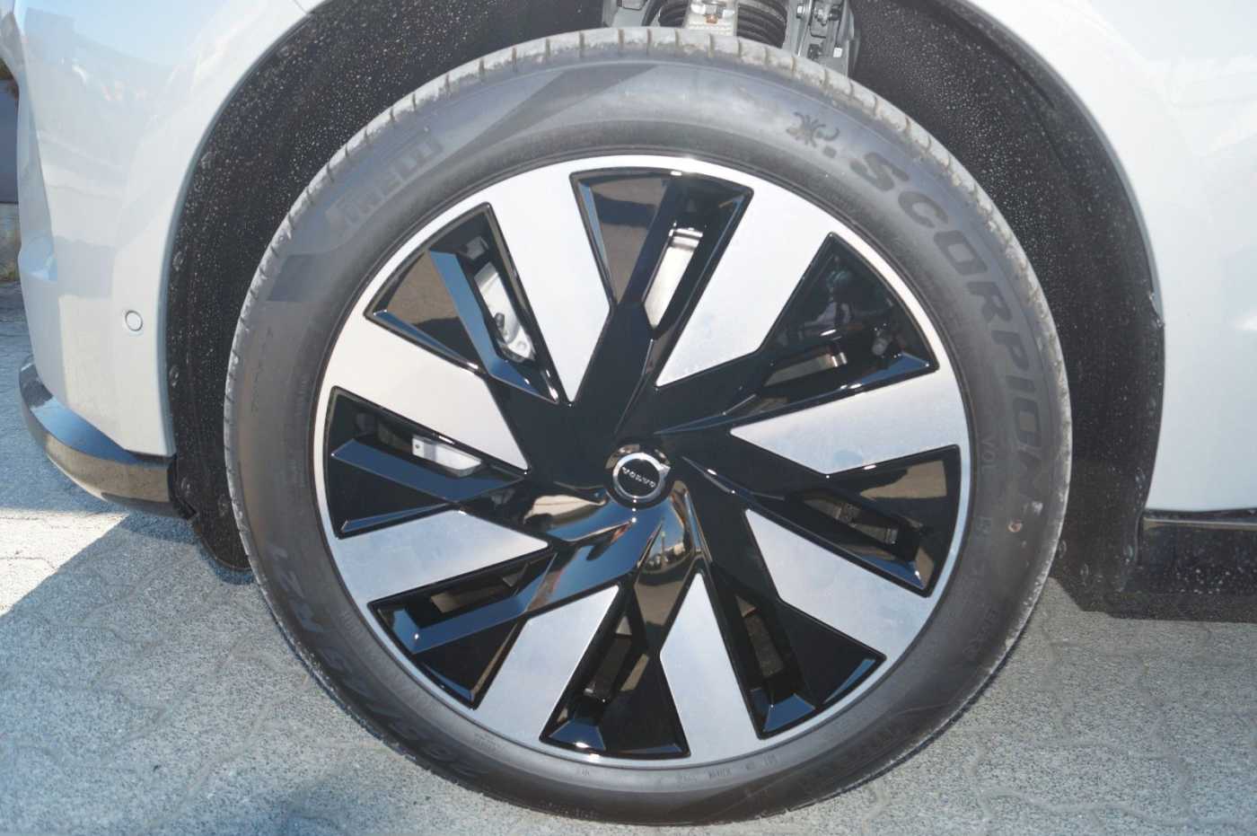 Volvo EX90 – Bild 14