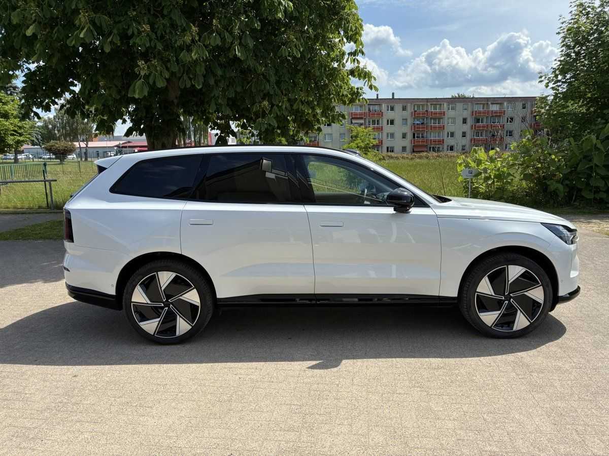 Volvo EX90 – Bild 4
