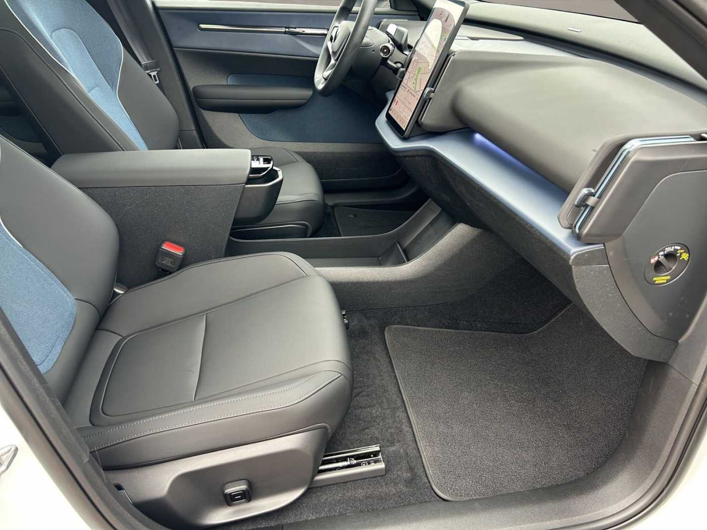 Volvo EX30 – Bild 13