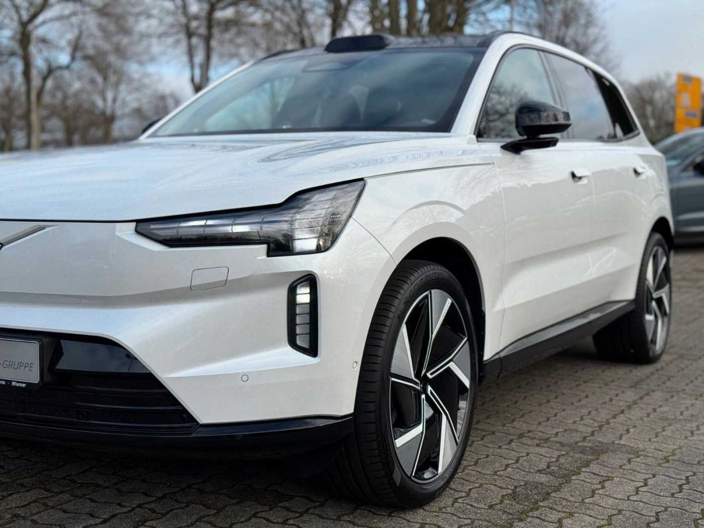 Volvo EX90 – Bild 14