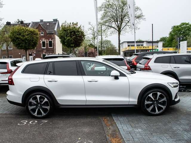 Volvo V60 Cross Country – Bild 6