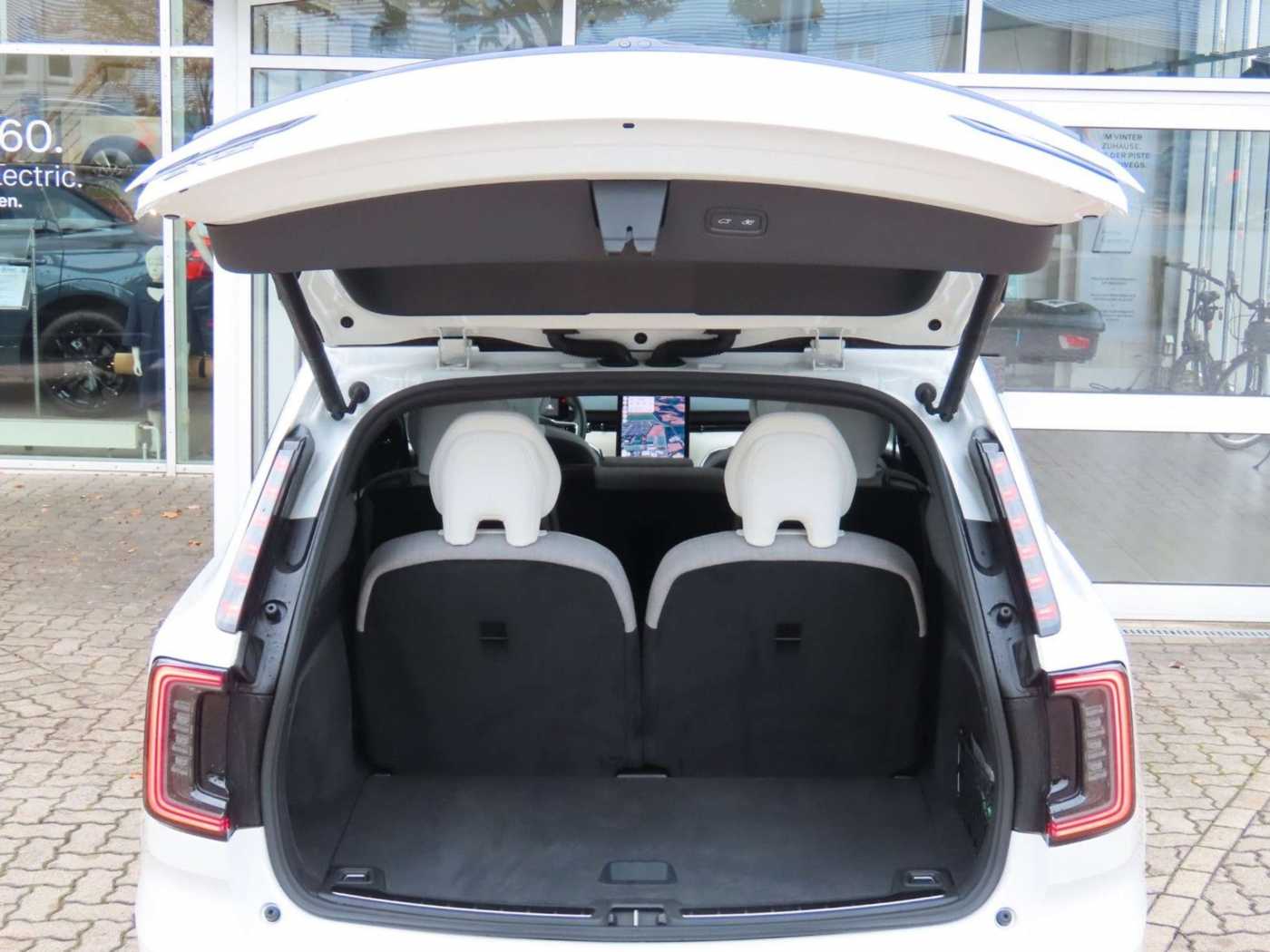 Volvo EX90 – Bild 16