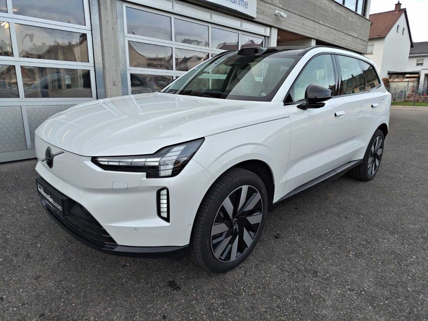 Volvo EX90