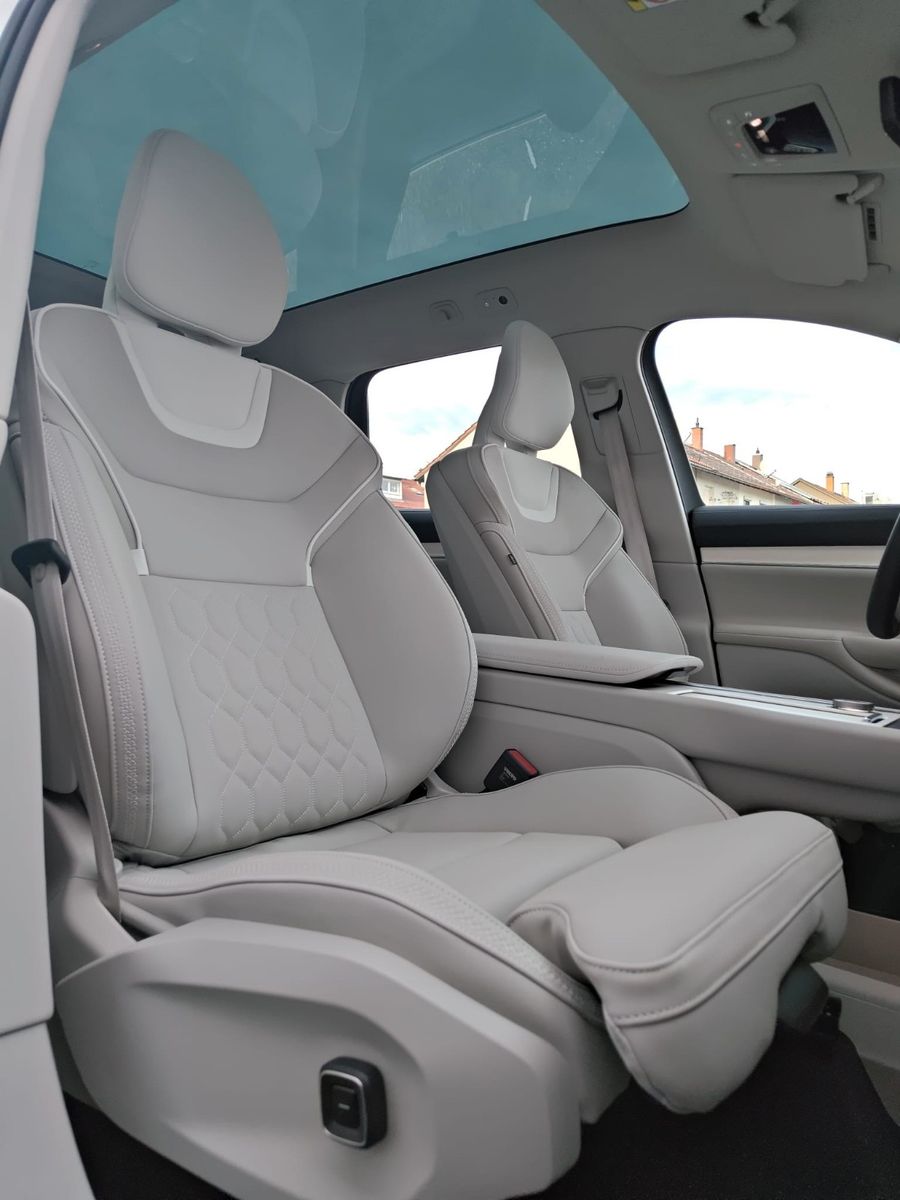 Volvo EX90 – Bild 11