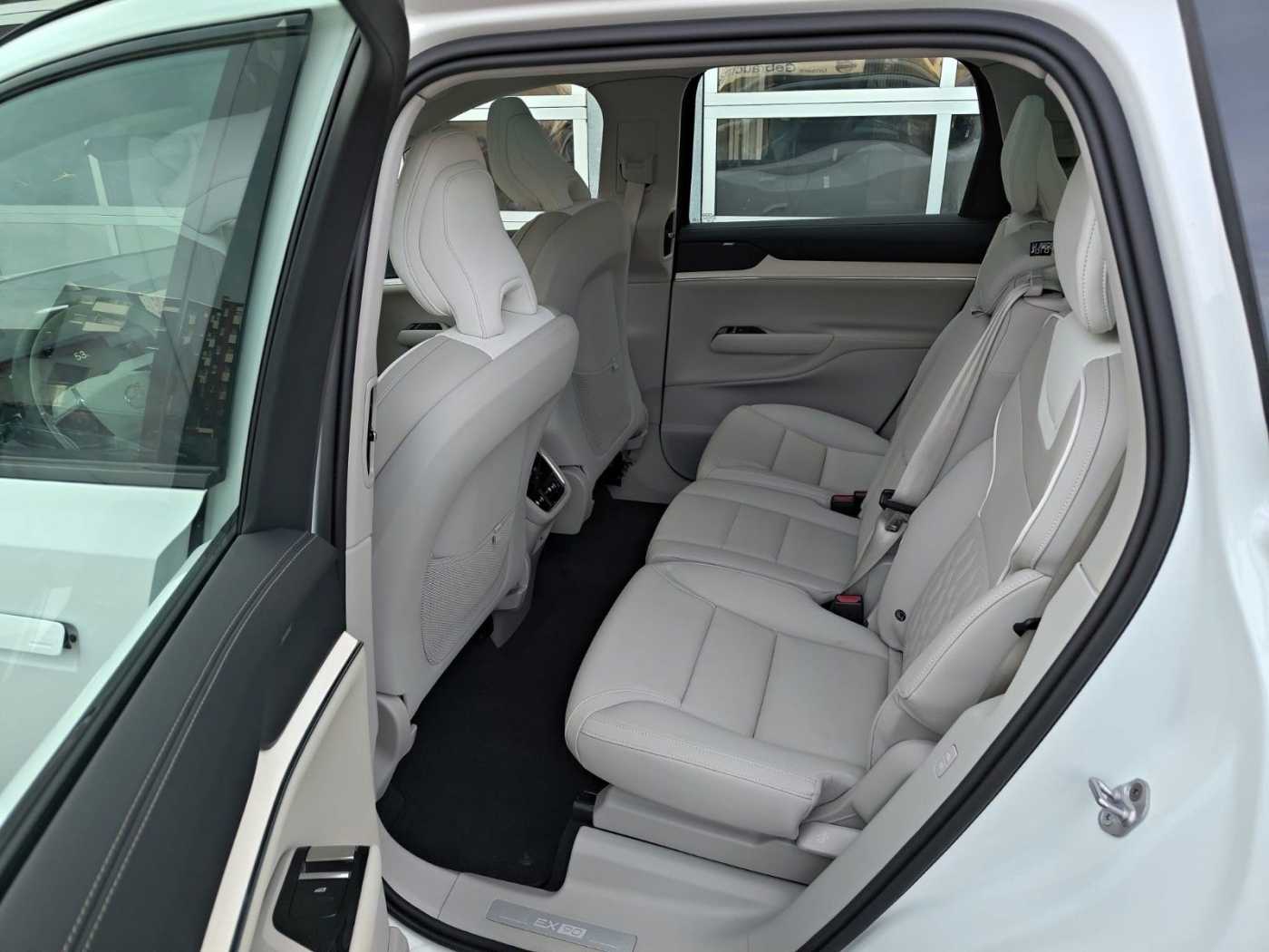 Volvo EX90 – Bild 14
