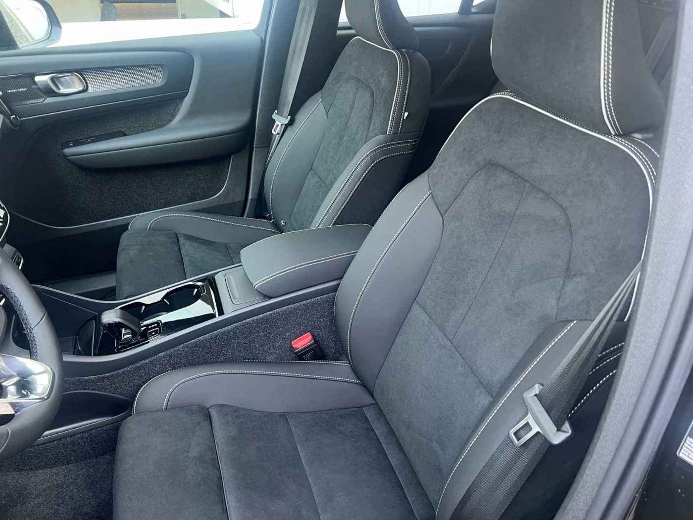 Volvo EX40 – Bild 10