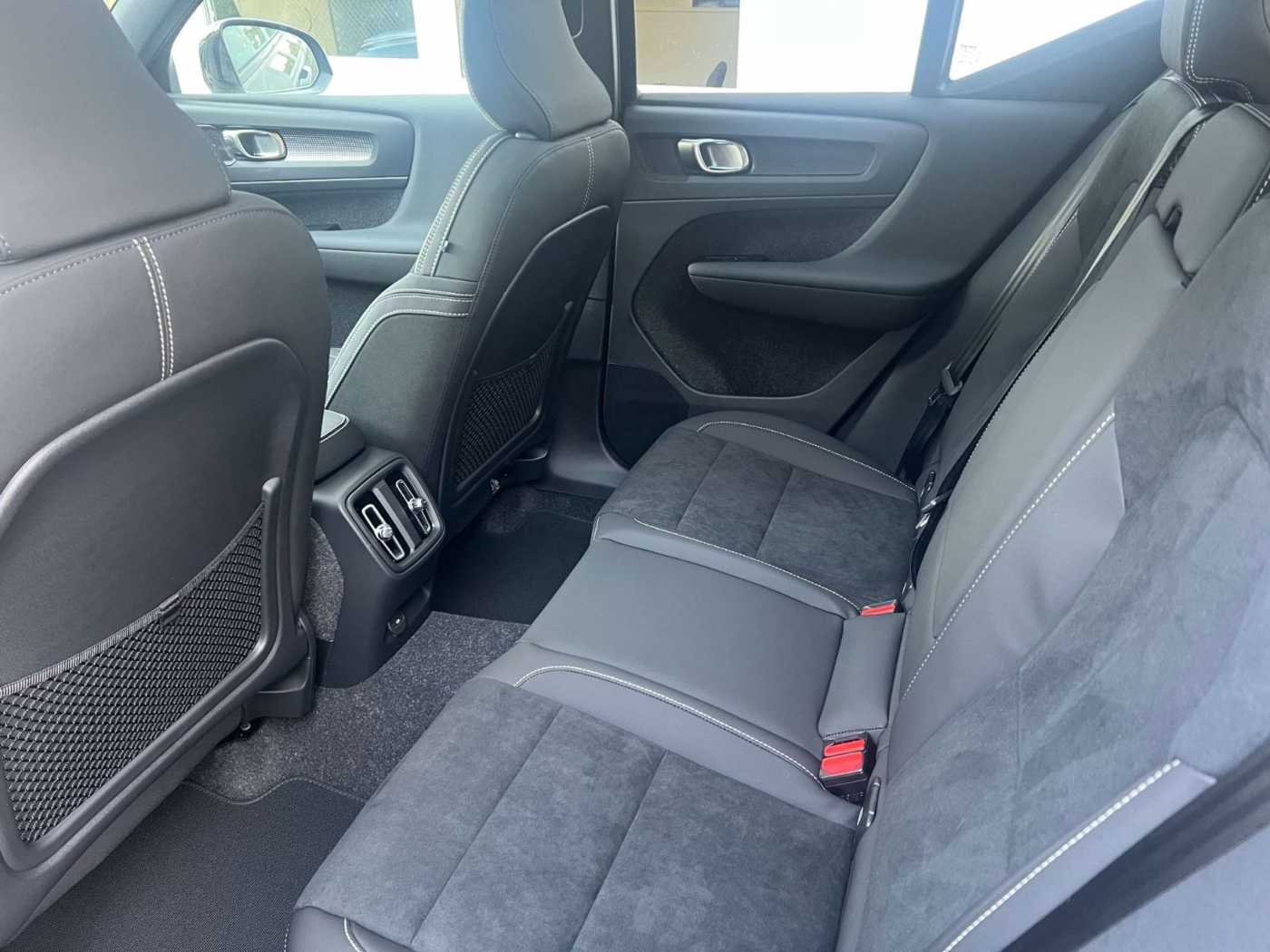 Volvo EX40 – Bild 12