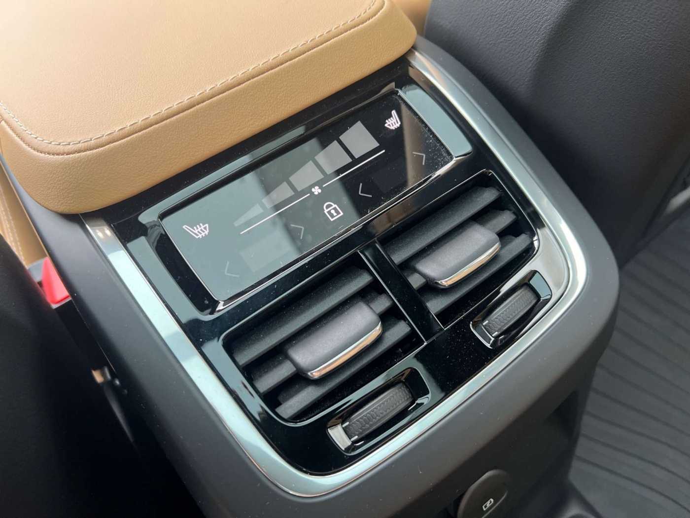 Volvo XC90 – Bild 15