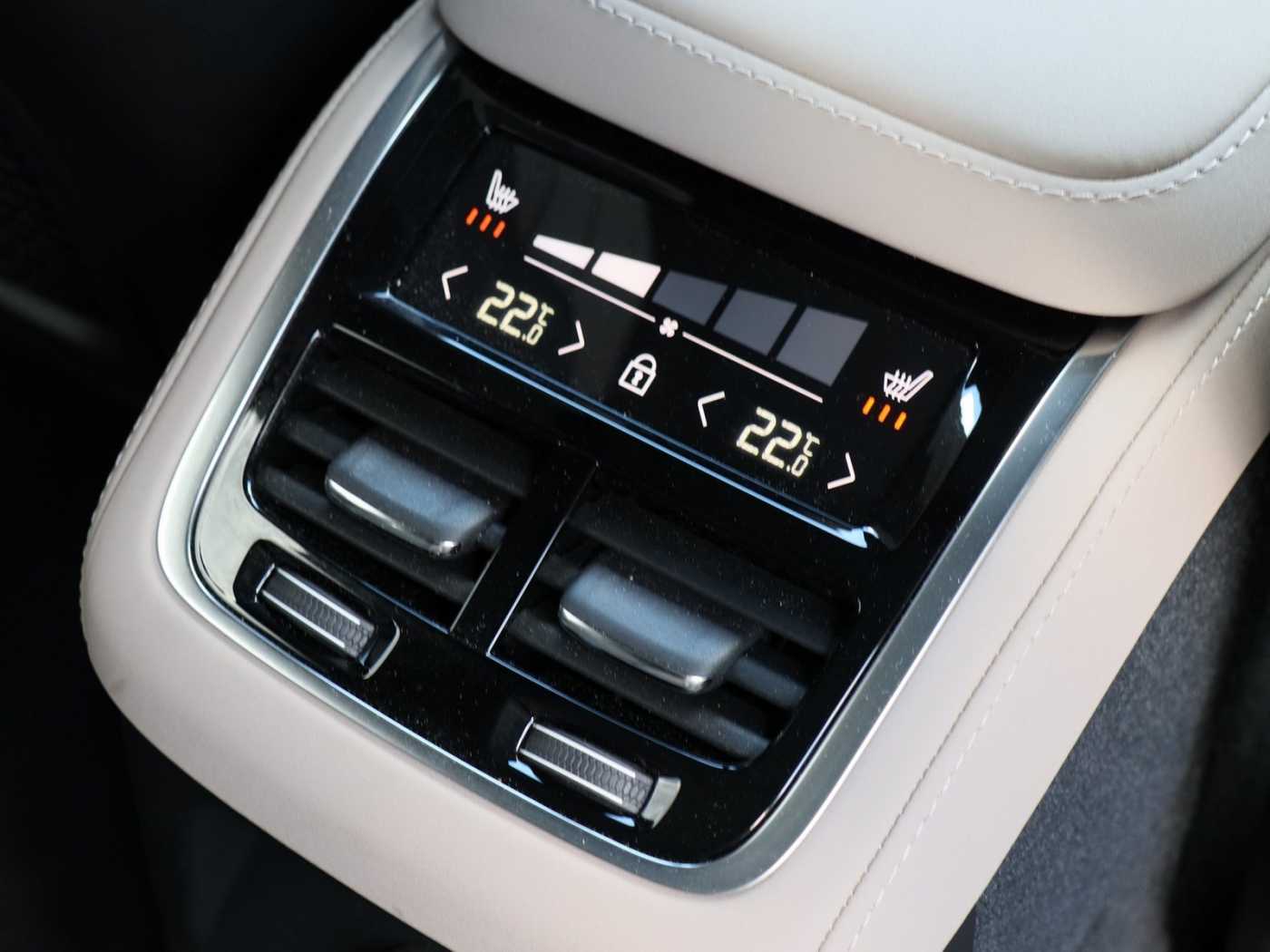 Volvo XC90 – Bild 15