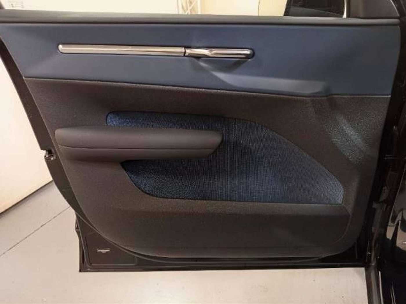 Volvo EX30 – Bild 11