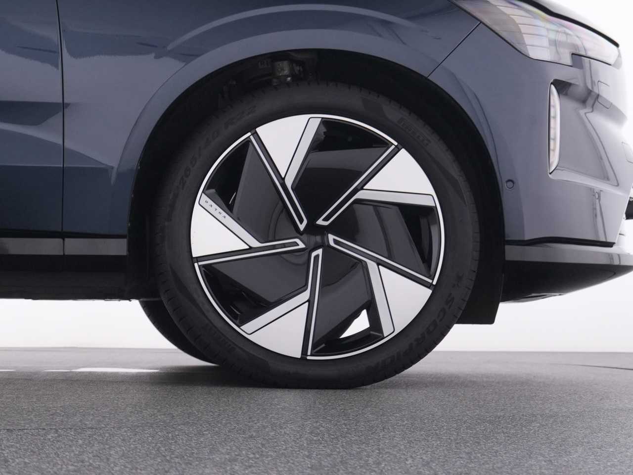 Volvo EX90 – Bild 22