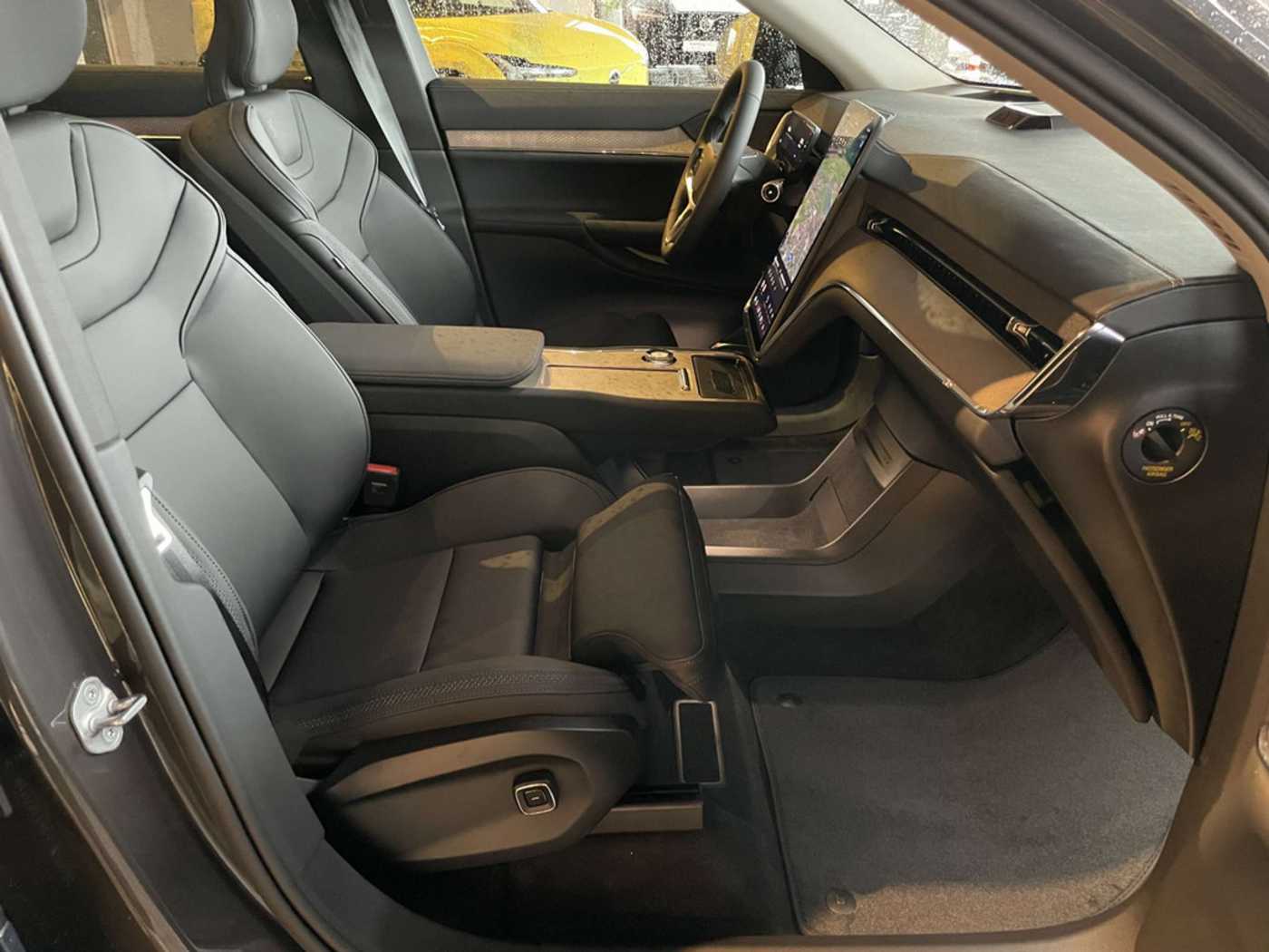 Volvo EX90 – Bild 11