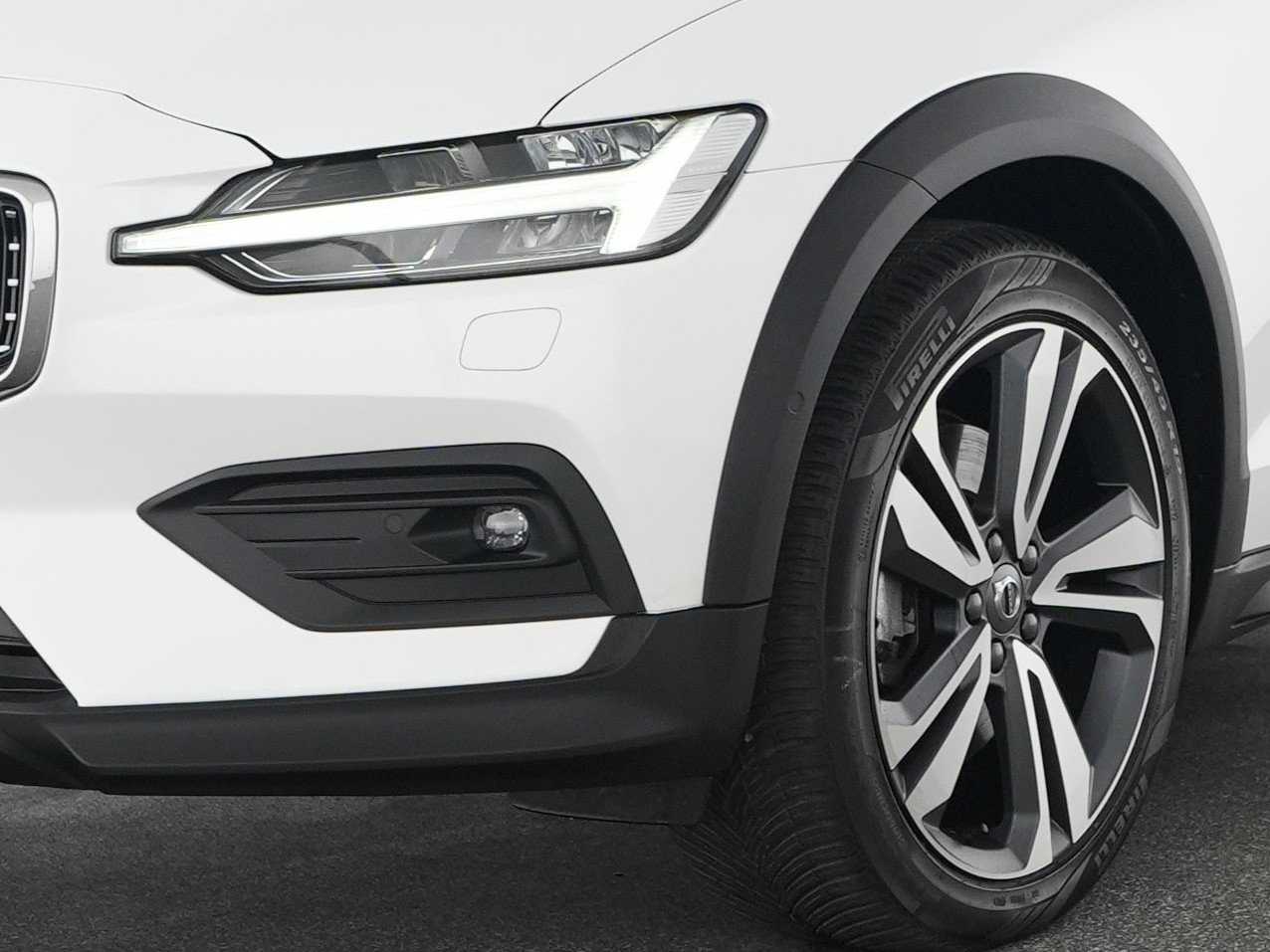 Volvo V60 Cross Country – Bild 9