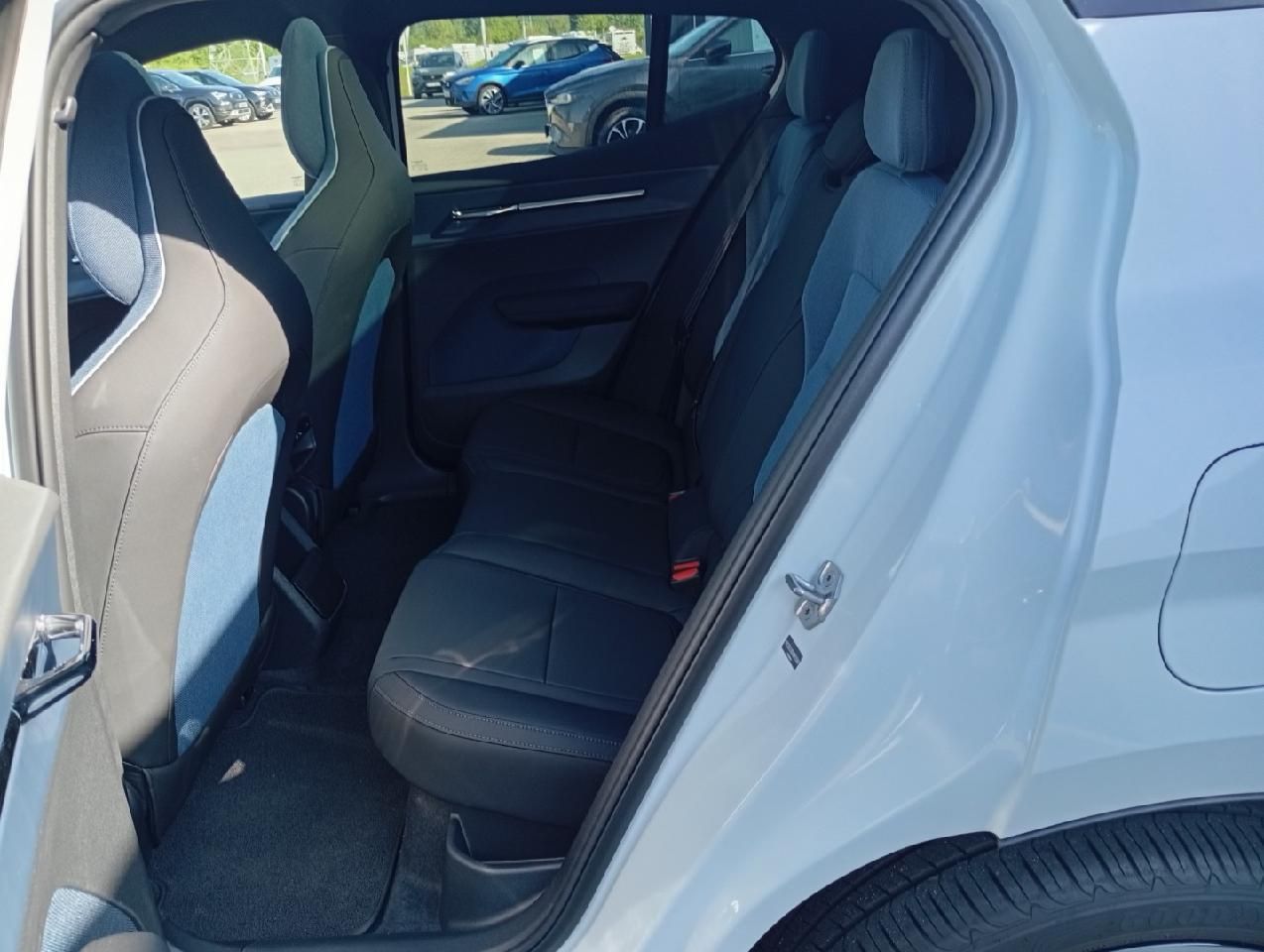 Volvo EX30 – Bild 14