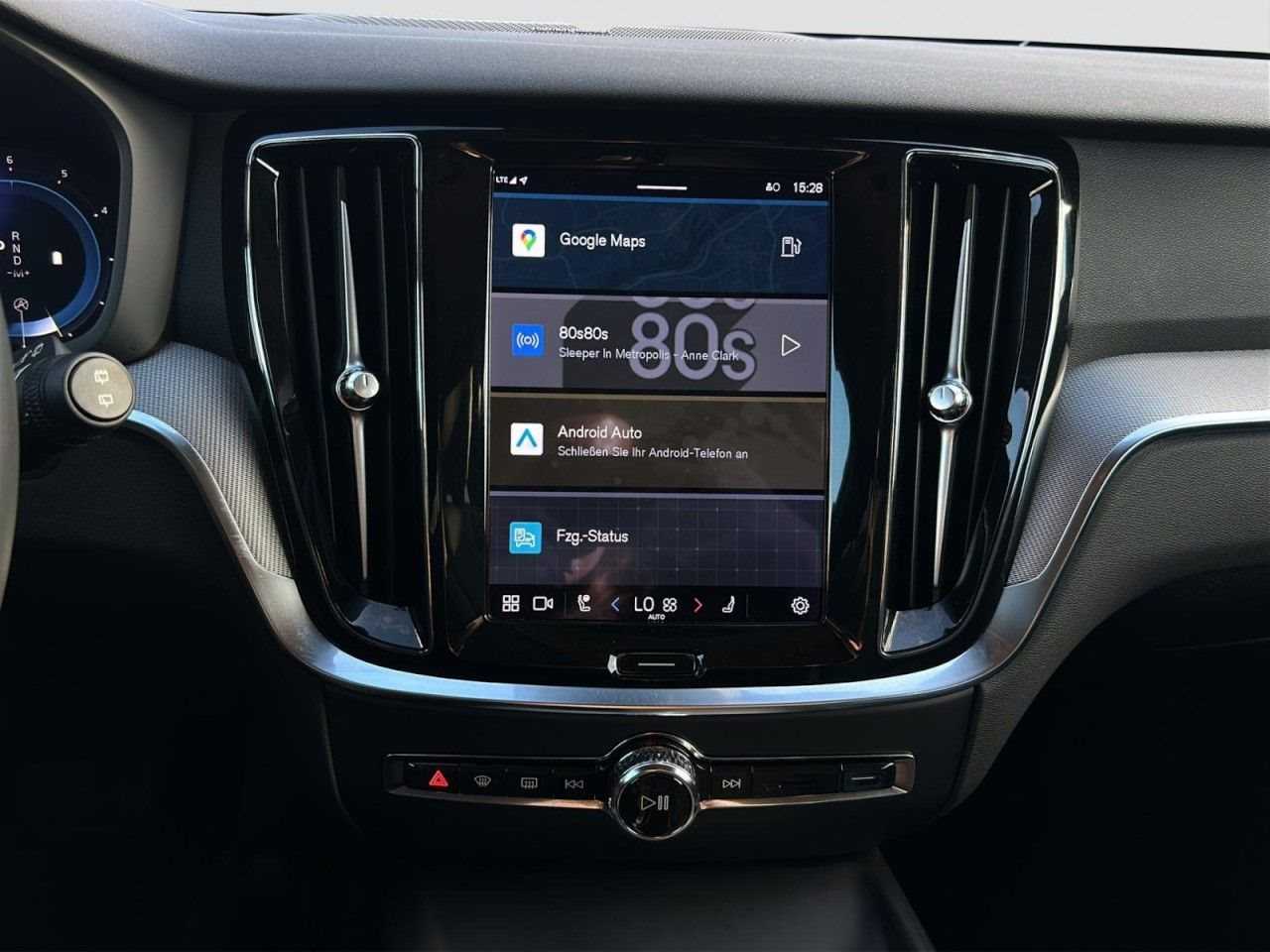 Volvo V60 Cross Country – Bild 9