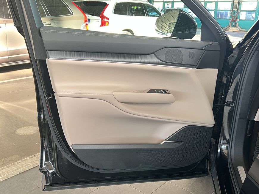 Volvo EX90 – Bild 17