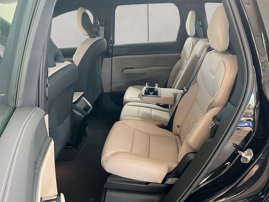 Volvo EX90 – Bild 18