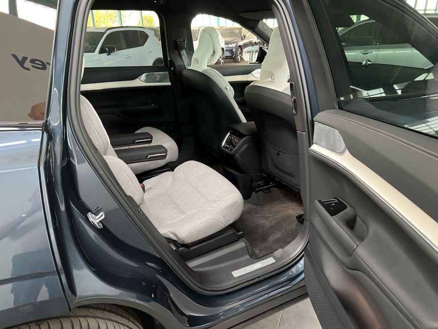 Volvo EX90 – Bild 22