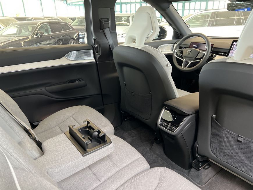 Volvo EX90 – Bild 22