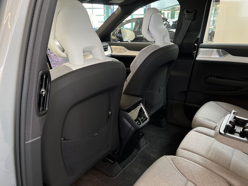Volvo EX90 – Bild 24