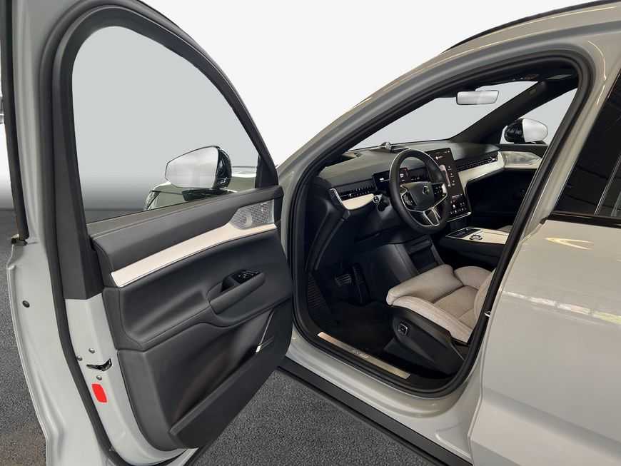 Volvo EX90 – Bild 9