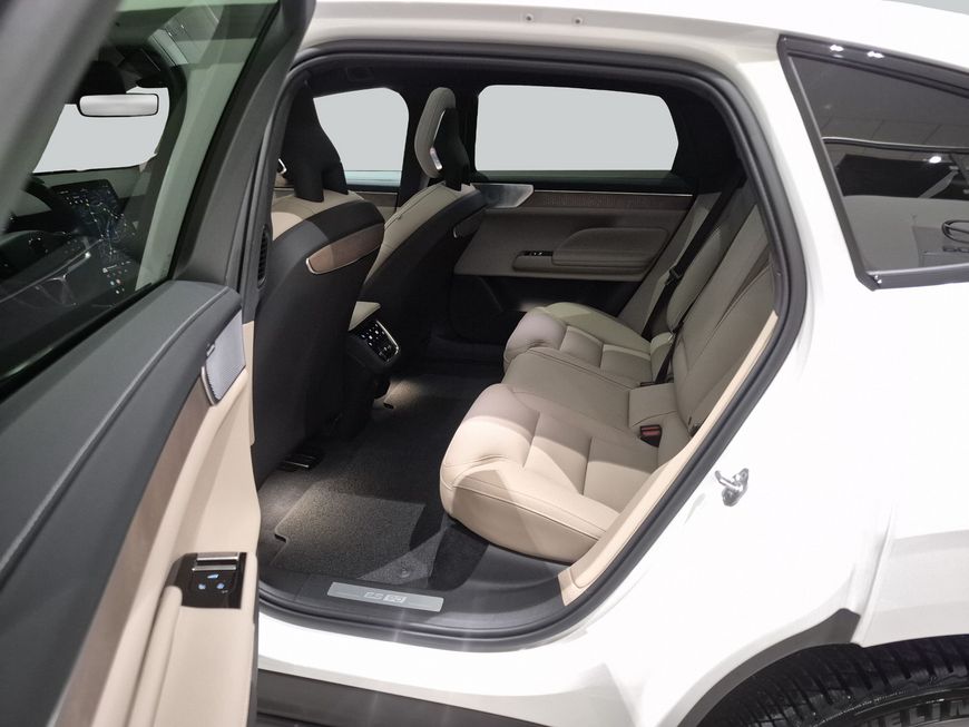 Volvo ES90 – Bild 10