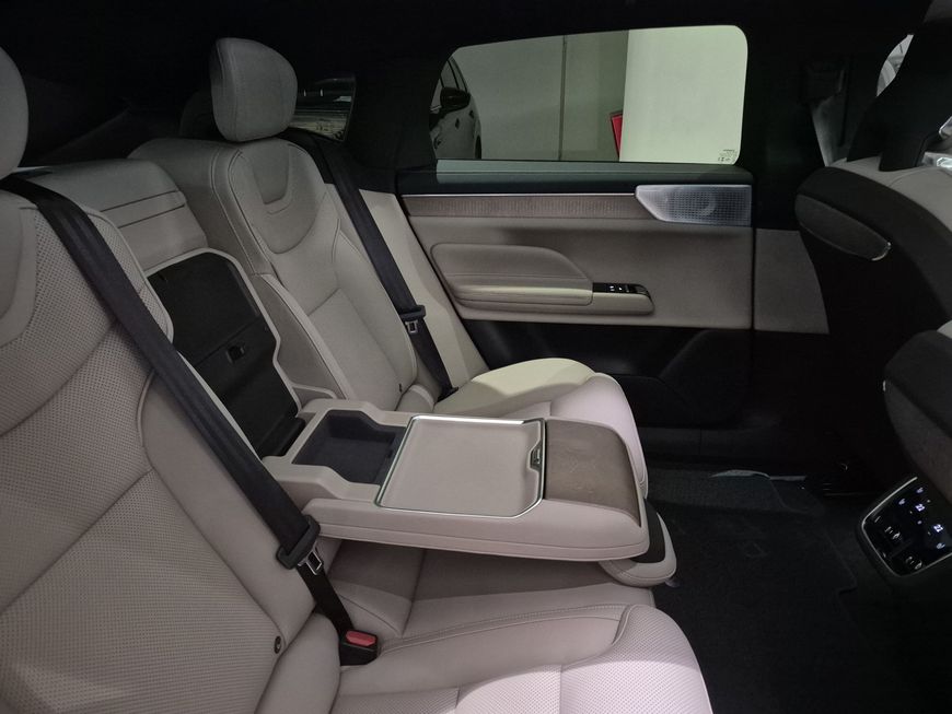 Volvo ES90 – Bild 17