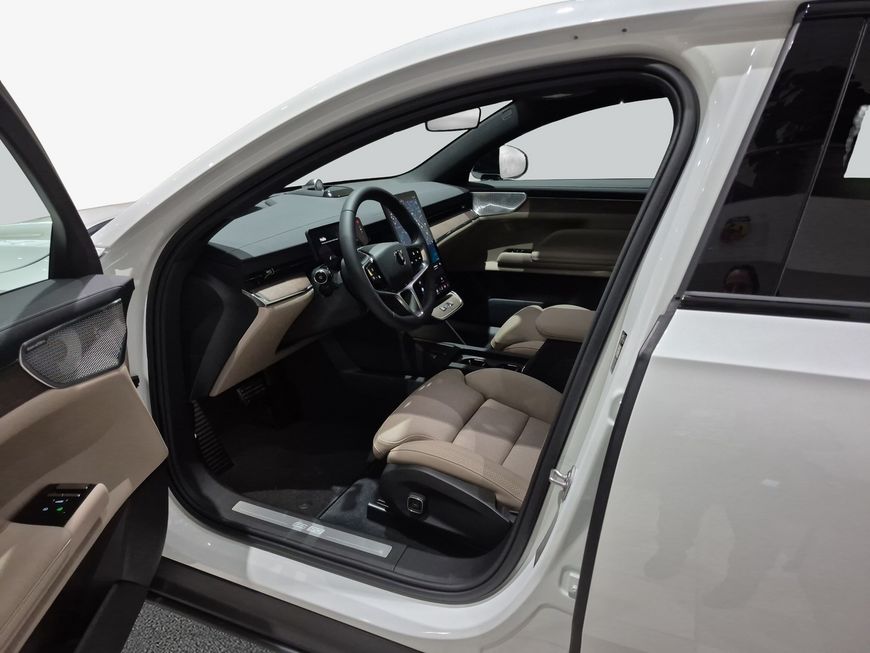 Volvo ES90 – Bild 9