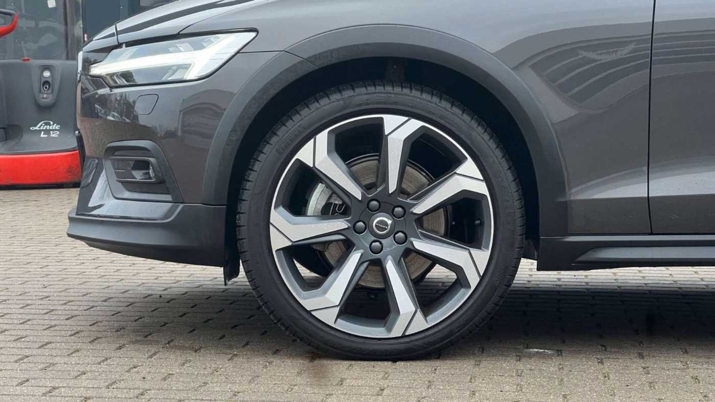 Volvo V60 Cross Country – Bild 3