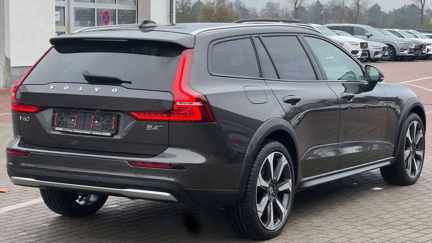 Volvo V60 Cross Country – Bild 7
