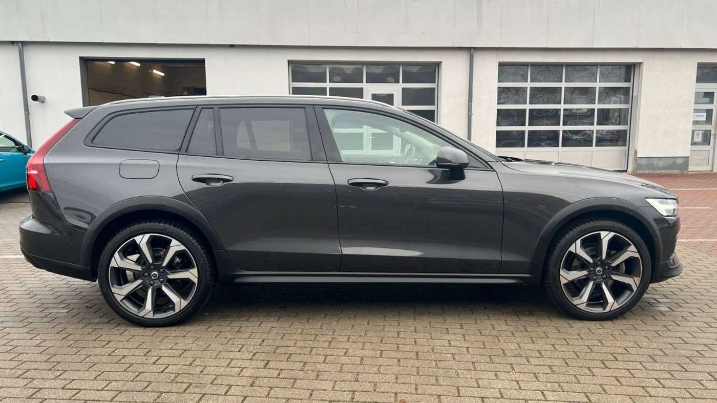 Volvo V60 Cross Country – Bild 8