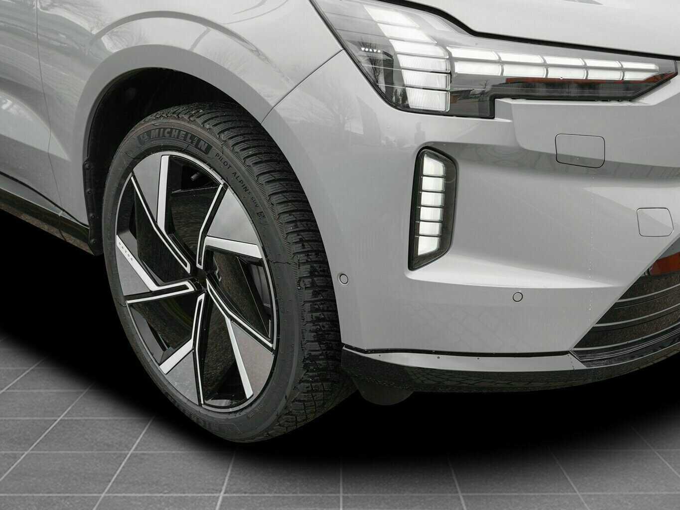 Volvo EX90 – Bild 6