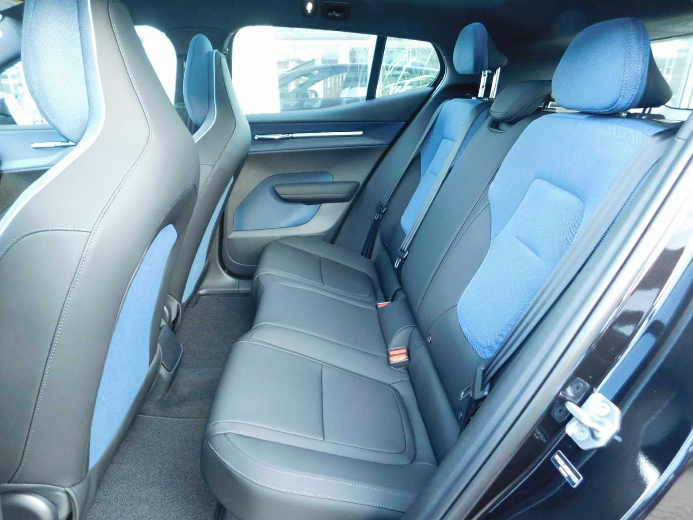 Volvo EX30 – Bild 11