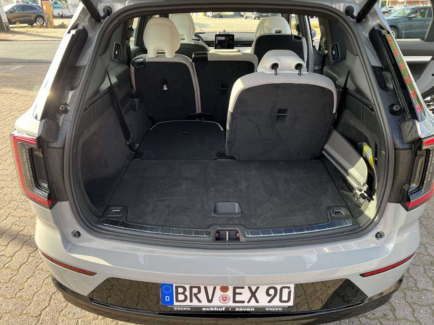 Volvo EX90 – Bild 14