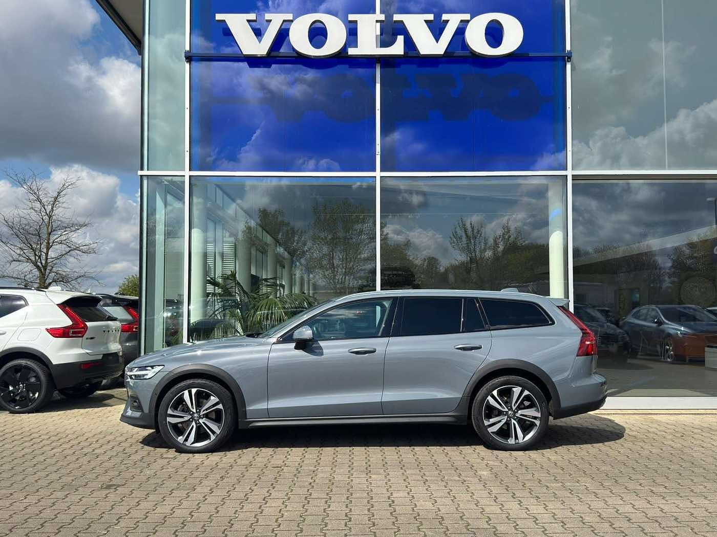 Volvo V60 Cross Country – Bild 4